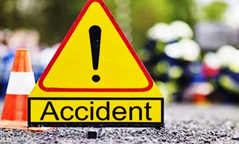 झापाको बाह्रदशीमा सडक दुर्घटनामा ३ जनाको मृत्यु