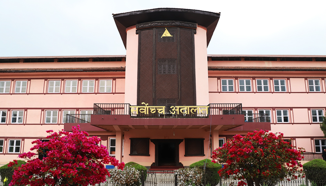 न्यायधीशबीच बाझियो राय, खारेज भयो रिट, जोगियो पद