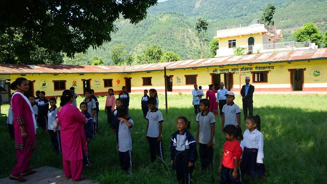 विद्यार्थी नभएपछि रित्ता कक्षाकोठा रुँघेर बस्छन् शिक्षक