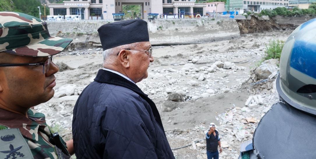 प्रधानमन्त्री ओलीबाट रसुवा र नुवाकोटको बाढी प्रभावित क्षेत्रको अवलोकन