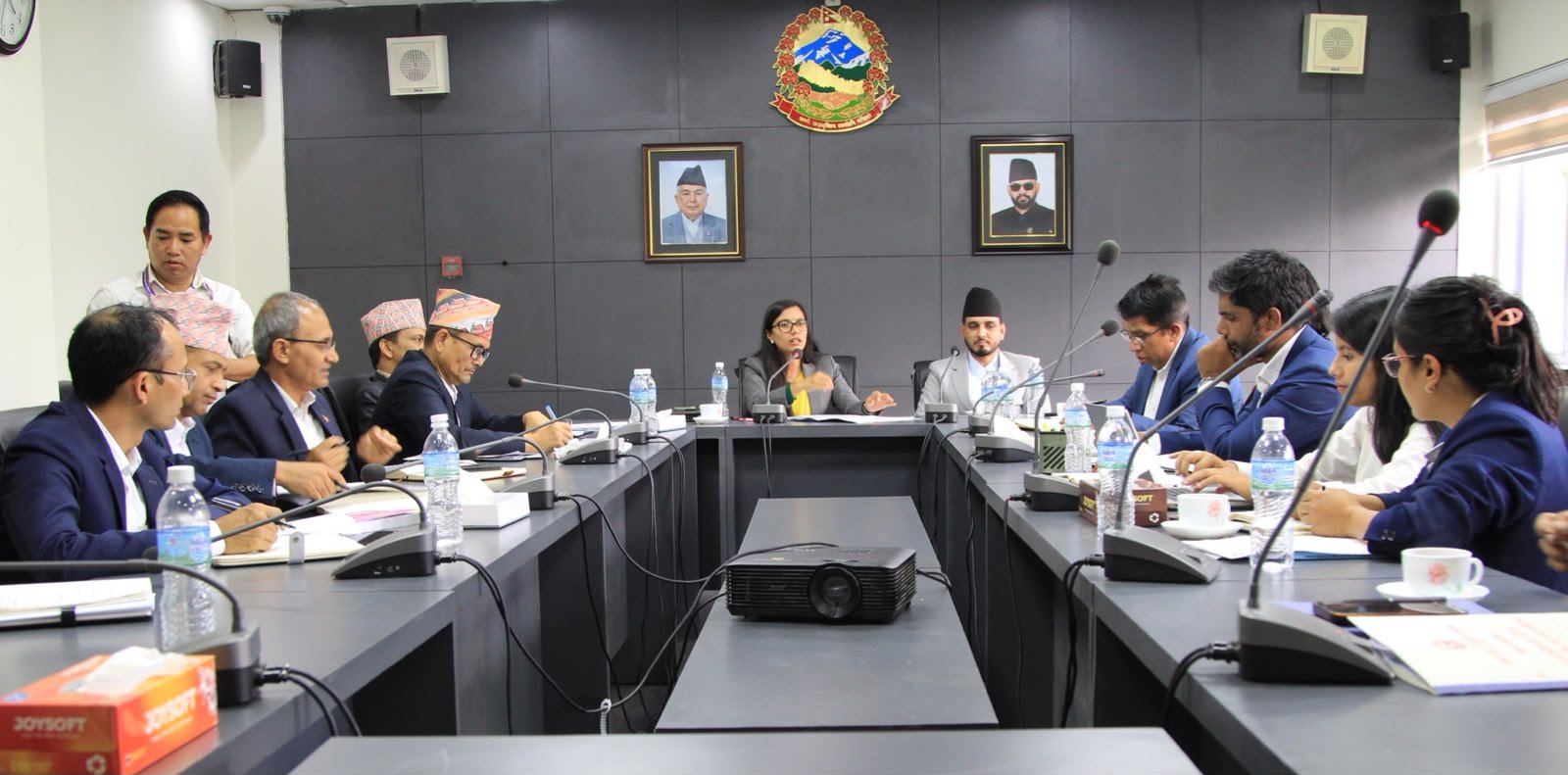 शिक्षा र पूर्वाधार मन्त्रालयसँग कानूनमन्त्रीको छलफल
