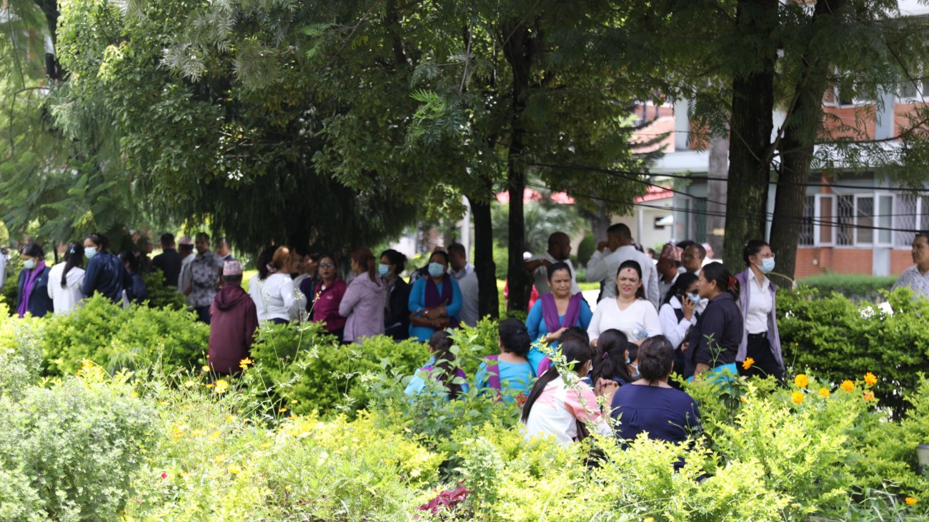 बालेन सरकार विरुद्ध करार कर्मचारी आन्दोलनमा, ठेक्का प्रथा लागू गर्न खोजिएको आरोप