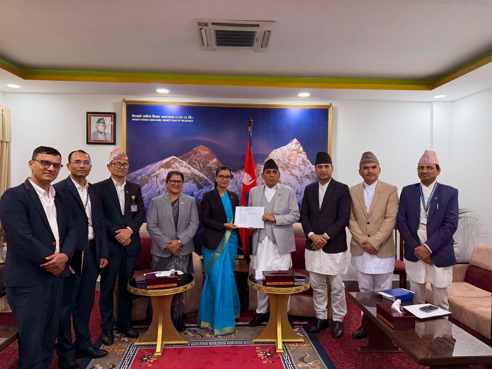 सांसदहरुले आफै स्वकिय राखेर संसद् सचिवालयलाई जानकारी दिए मात्र पुग्ने