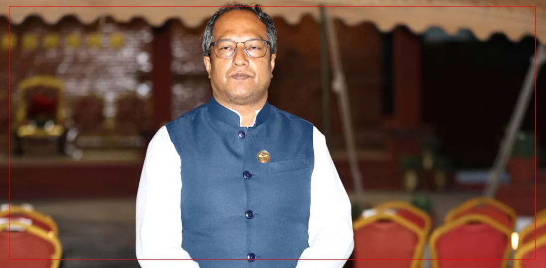 नवनियुक्त उद्योग मन्त्रि साहले लिए सपथ